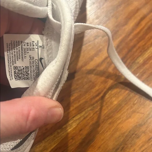 Nike White and Black Men's Sneakers - Picture 6 of 7